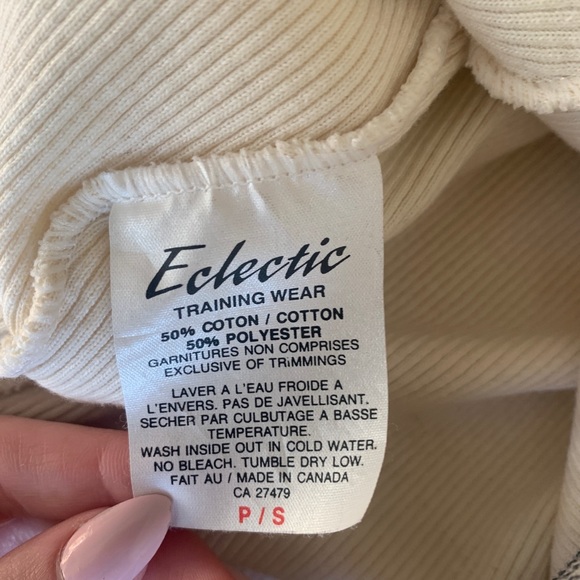 Cream ribbed shorts - Picture 3 of 3